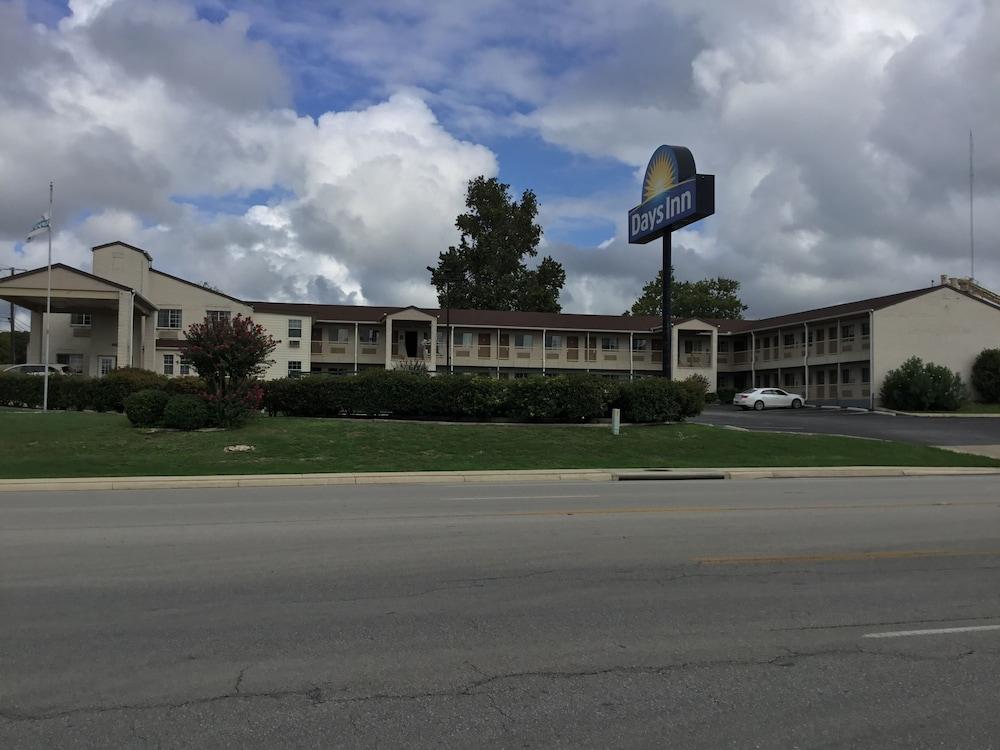 Days Inn By Wyndham Kerrville Luaran gambar